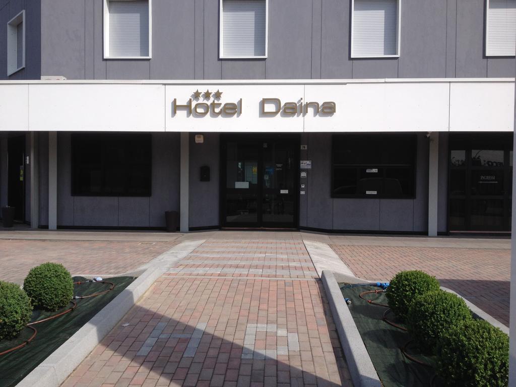 Hotel Daina Dalmine Exteriér fotografie