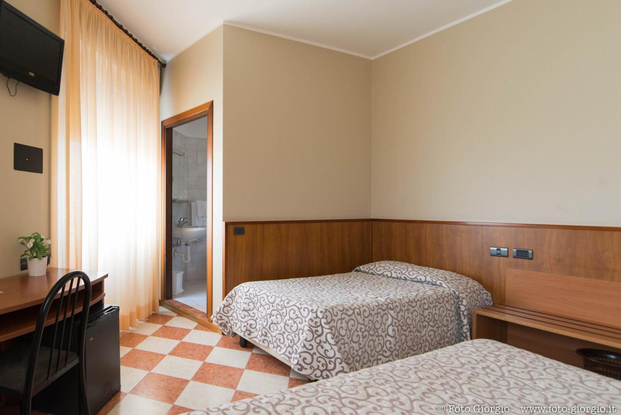 Hotel Daina Dalmine Exteriér fotografie