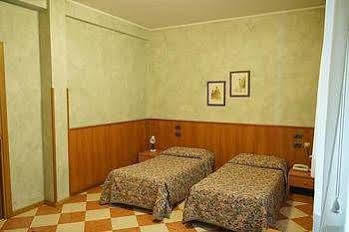 Hotel Daina Dalmine Exteriér fotografie